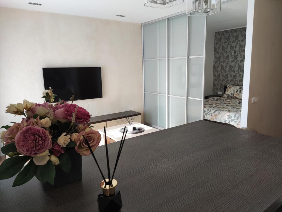 Nikoletos Apartamentai Panevezys Ngoại thất bức ảnh
