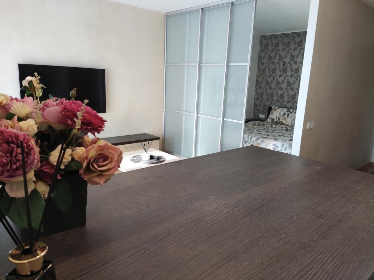 Nikoletos Apartamentai Panevezys Ngoại thất bức ảnh